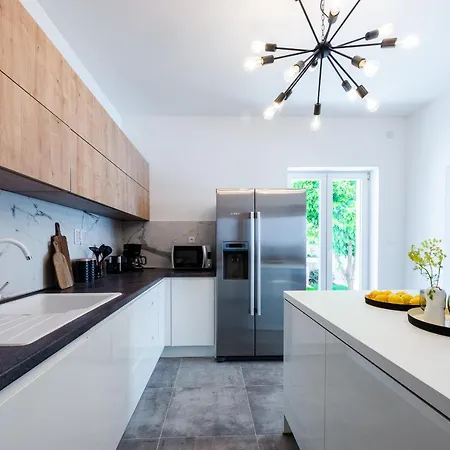 ヴィラ Vesna ムリニ